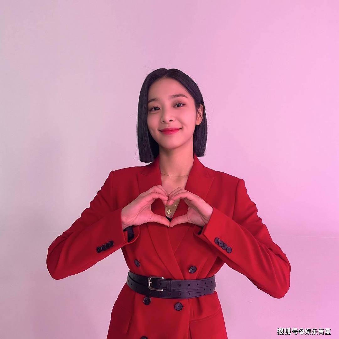 陈映书在漫画中的直短发造型,被薛仁雅一比一还原