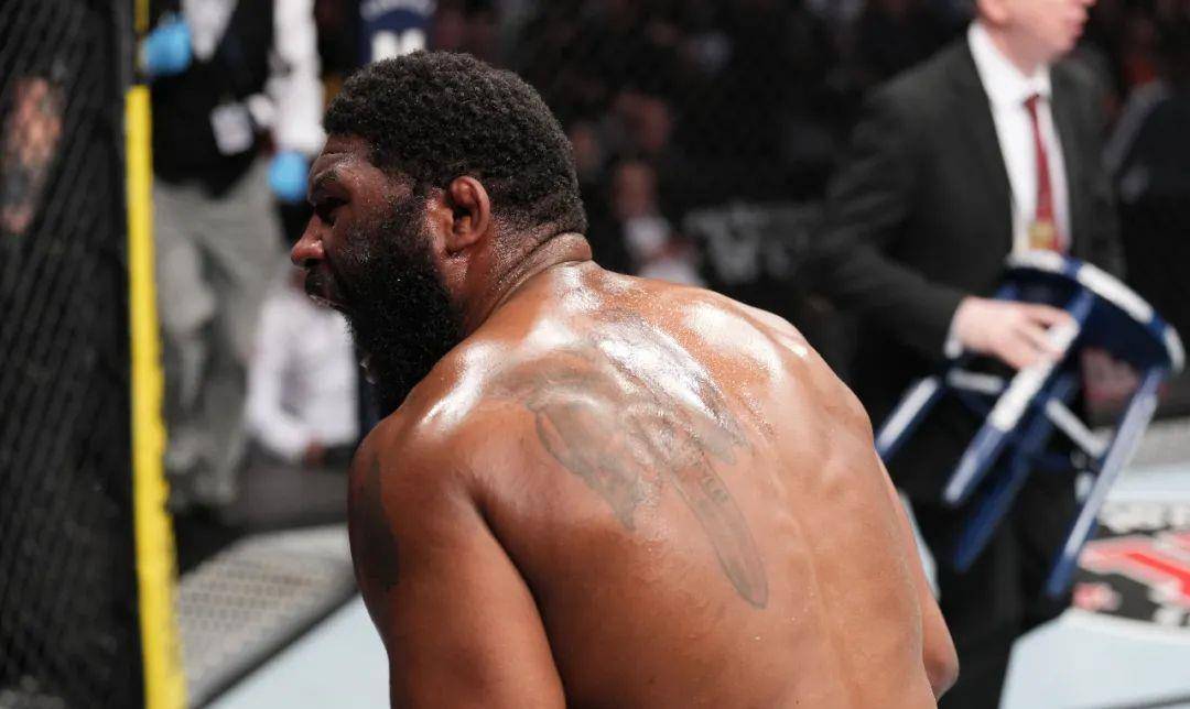 绝不只是摔跤手:布雷兹重拳tko达考斯