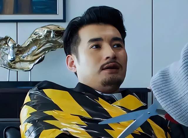 或许作为一名喜剧演员,文松是有梗且成功的,但跨界当电影导演,还是