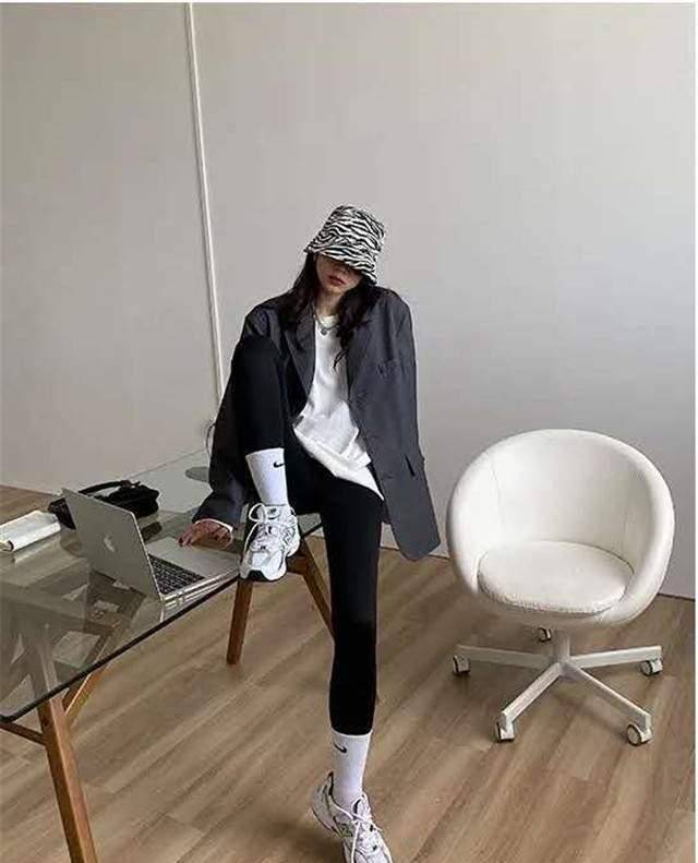 原创西装鲨鱼裤老爹鞋