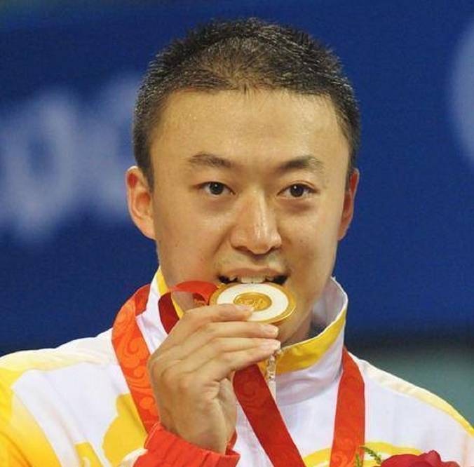 马琳:北京奥运夺冠,追过队花情史丰富,如今做教练麾下两大美女??_王励勤_奥运会_白杨