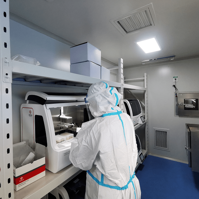 新野县启用圣斗士方舱实验室全力保障核酸检测