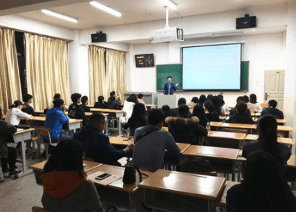 深圳大学教师工资单走红，每月4位数还从领导要补助，多数人不解