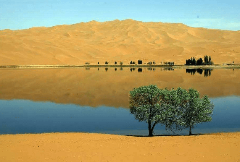 我国最“神奇”的沙漠，藏有百处湖泊和泉水，今成旅游胜地
