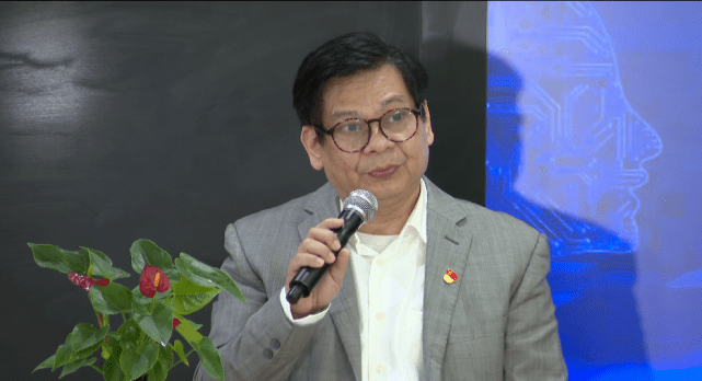 秘书长支华平,中学生频道《科教视界》栏目总制片人魏军,制片人吴双