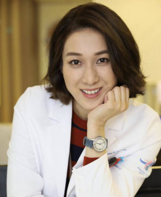 下巴TVB钟爱长脸女星？有人端庄大气，有人造型拉胯变“苦瓜脸”！
