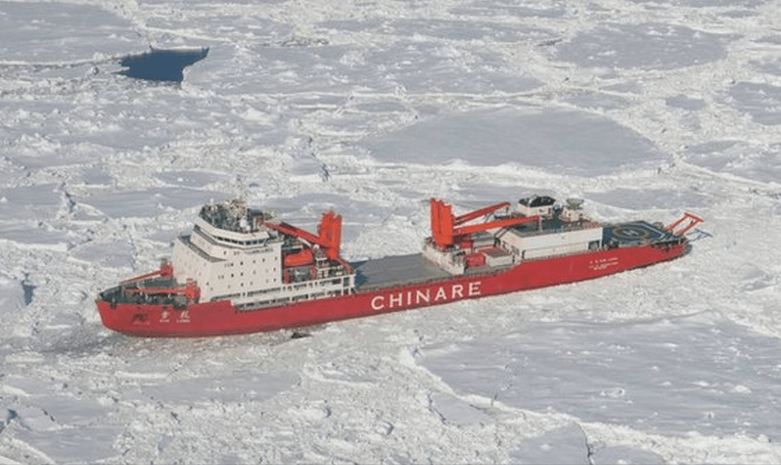 我国雪龙2号首创双向破冰持续能破15米厚冰它是如何运作的