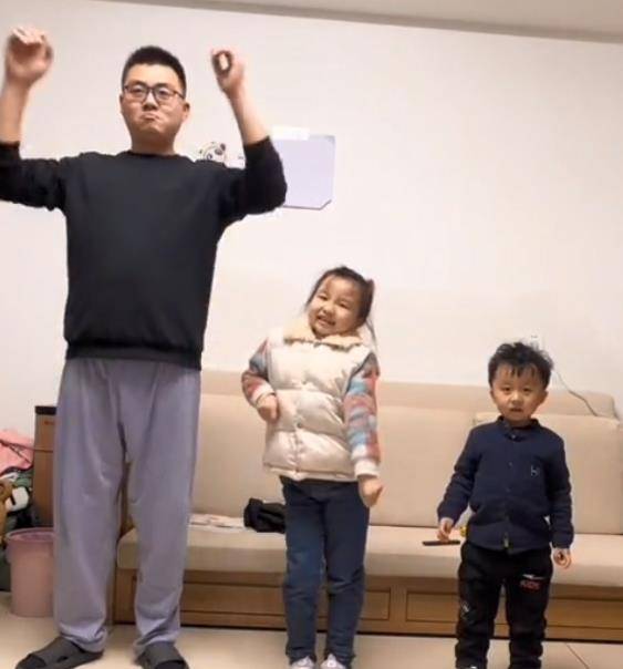 郭威一家四口跳琪琪恰恰舞蹈悦悦节奏感好田静像怀三胎
