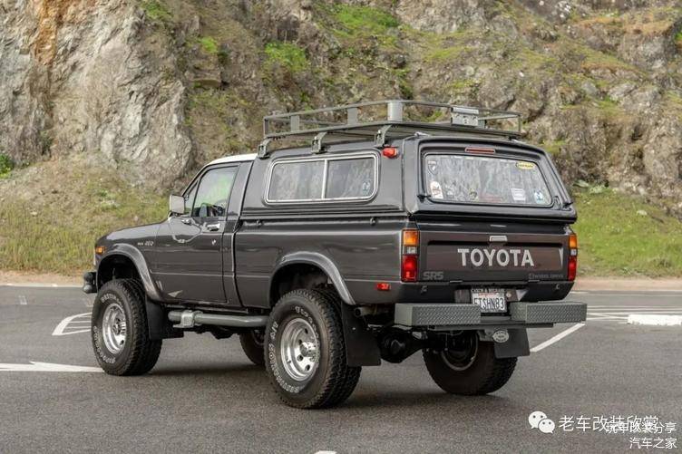 1983 年丰田 hilux 皮卡露营车