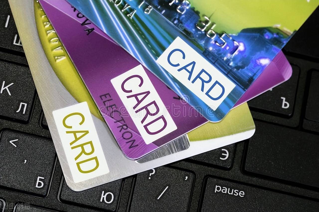 信用卡透支了但都准时还，银行没收入和利润？4个维度看赚钱秘密_搜狐网