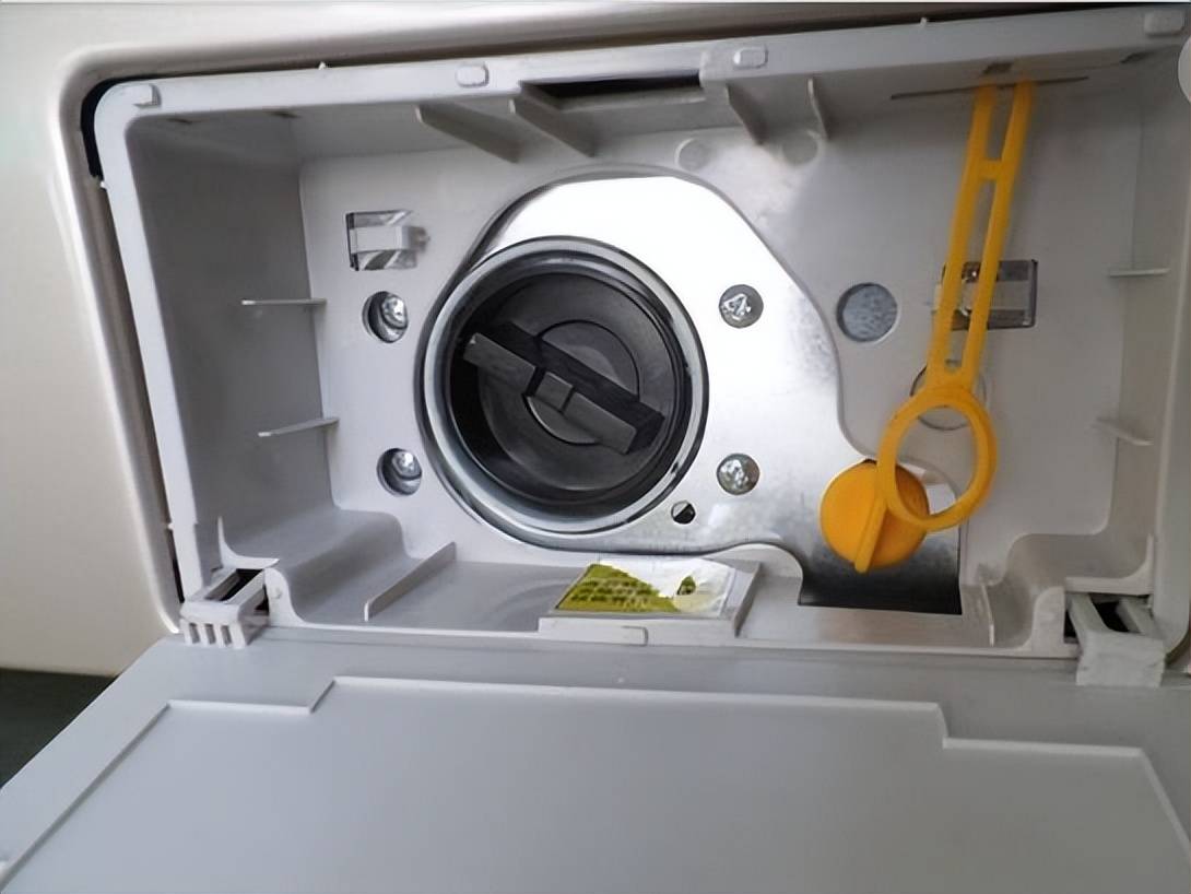 洗衣机里隐藏着个小机关牢记每月打开一次脏水哗啦啦流