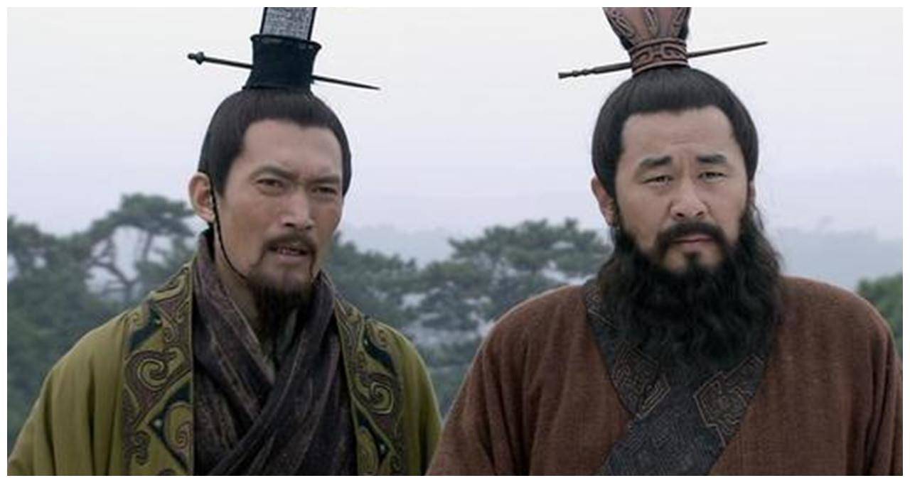 这个谋士团有将近一百个谋士,有荀攸荀彧贾诩程昱郭嘉司马懿等等一大