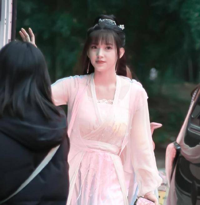 《卿卿我心》路透,程潇古装好惊艳,大概这就是"仙女下凡"吧!