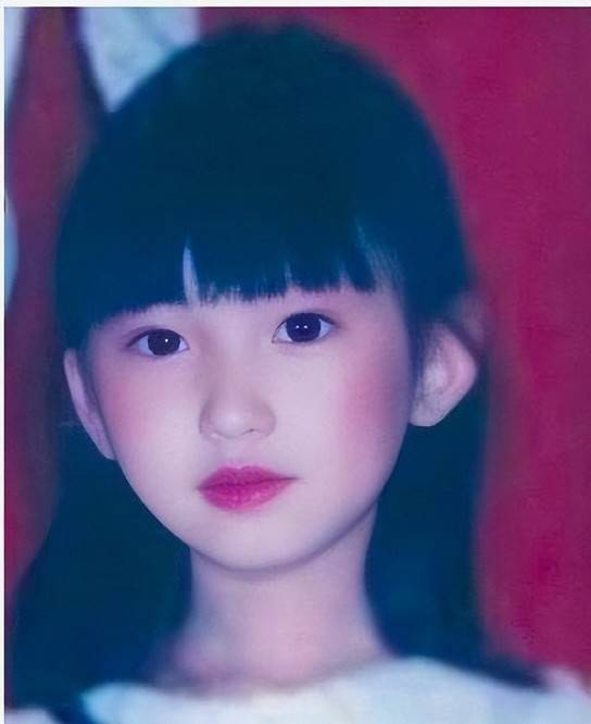 毛晓彤刚出生就被爸爸扔进垃圾桶!母亲给她买的保险能保到老