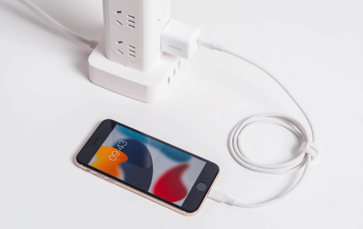 iphonese3充电实测用20w快充有多快30分钟充电60不是梦