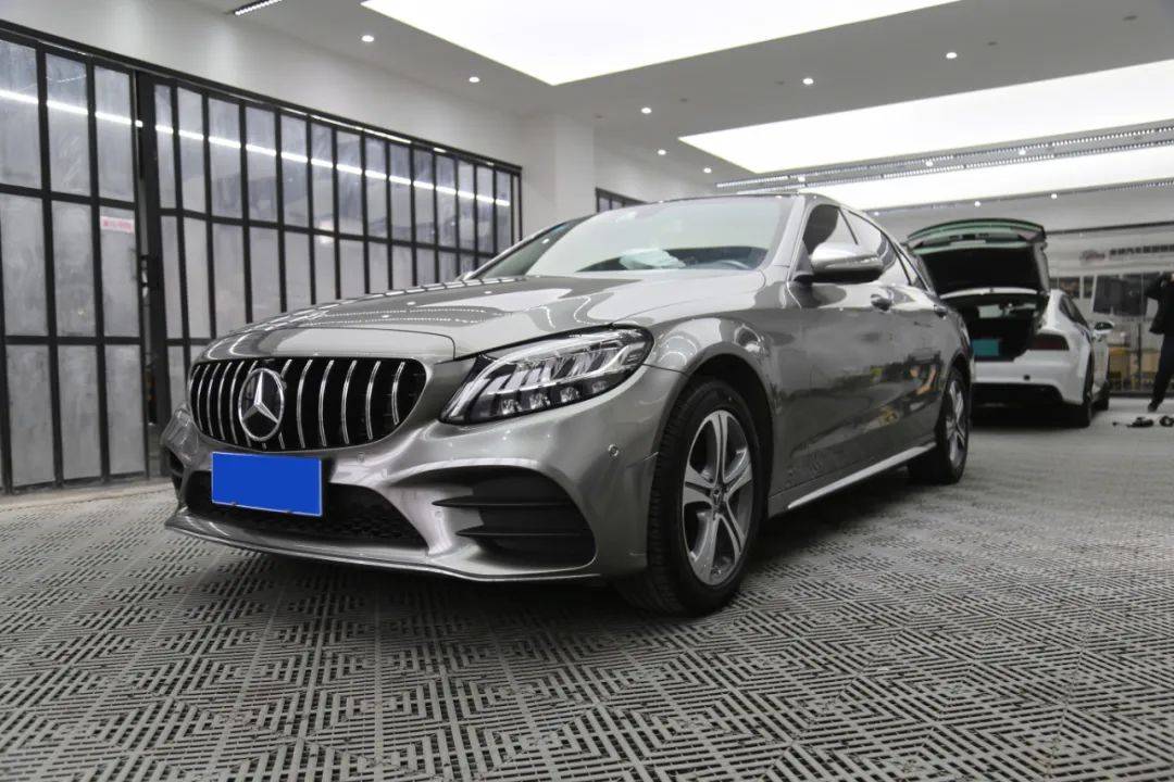 奔驰c全车改色贴膜液态金属银