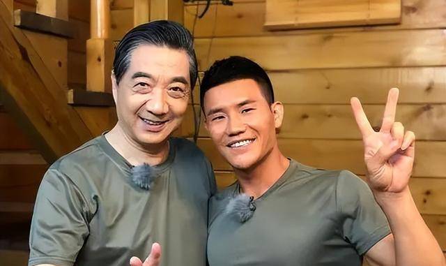 原创潘嘎之交后谢孟伟揭开潘长江卖酒内幕利润太高无法自拔