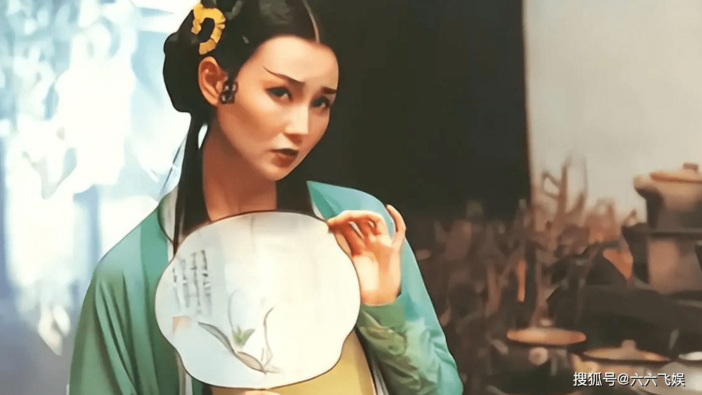 张曼玉和王祖贤,将蛇妖的风情万种表现得淋漓尽致.