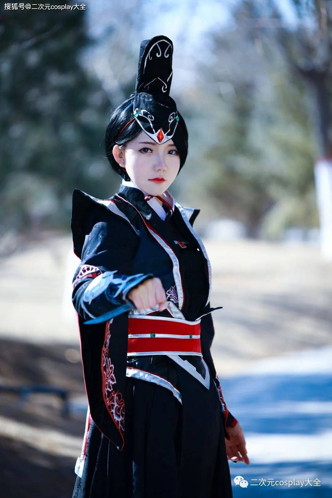 少年锦衣卫方雨亭cos容貌姣好浅浅的笑容突然被帅到