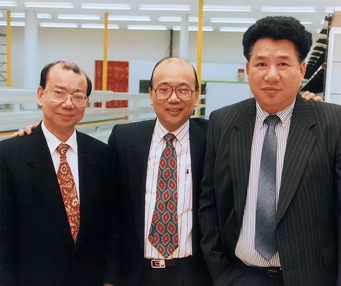 从洗碗工到英国华人首富:“我的孩子,只能和华人结婚!”_叶焕_西方_生活