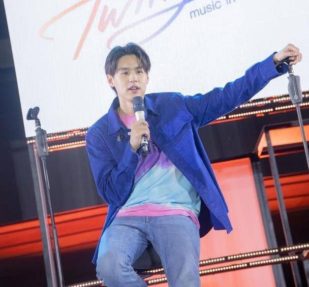 ppkrit:与billkin在一起的每一秒钟都有意义,他知道我想要什么_nadao