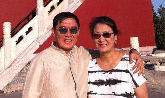 老戏骨李立群:曾被邓丽君赏识的他,一心只爱糟糠妻_林丽钦_生活_妻子