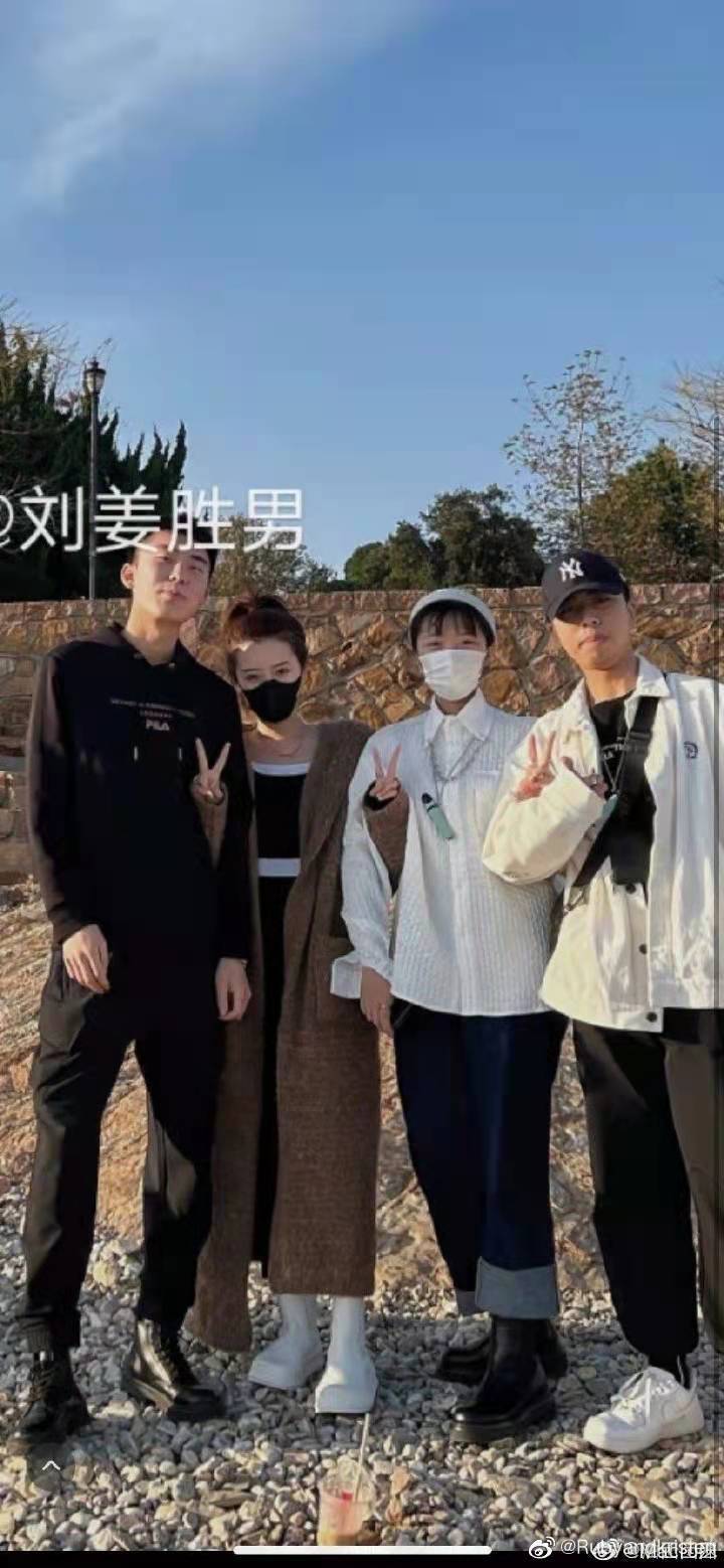 网红于老师直播:妻子出轨堂弟,电棍家暴,逼他签净身出户协议_刘老大