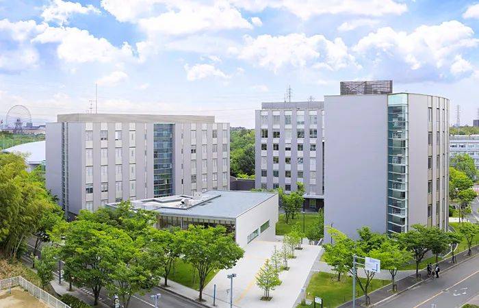 大阪大学,简称阪大,创建于1931年,是一所本部位于日本大阪府吹田市的