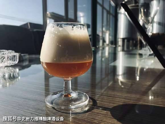 餐厅自酿啤酒设备采用紫铜及不锈钢材料精工细制而成,糖化锅的紫铜