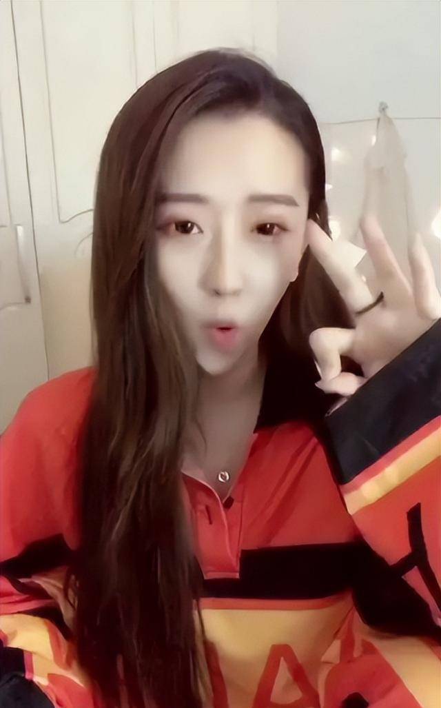 原创网红刘老大称被家暴老公回应出轨堂弟自己还遭暴力电晕