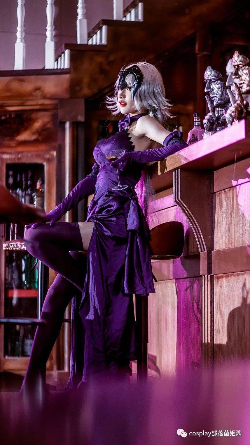 cos:fgo礼服黑贞德cos正片@宵鱼鱼