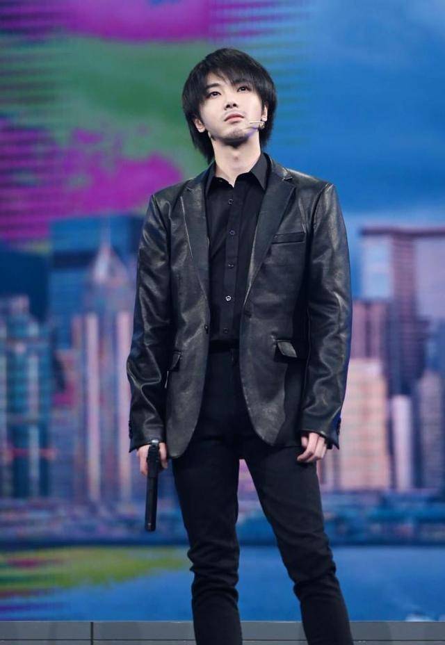 不过梁朝伟这个角色还是一个很有挑战的,虽说综艺节目的要求没有拍电