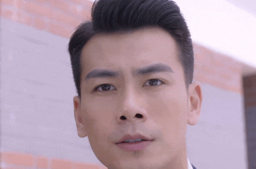 脱离他曾与袁冰妍合作,出演 《白衣校花与大长腿2》 中的男一号任浩铭