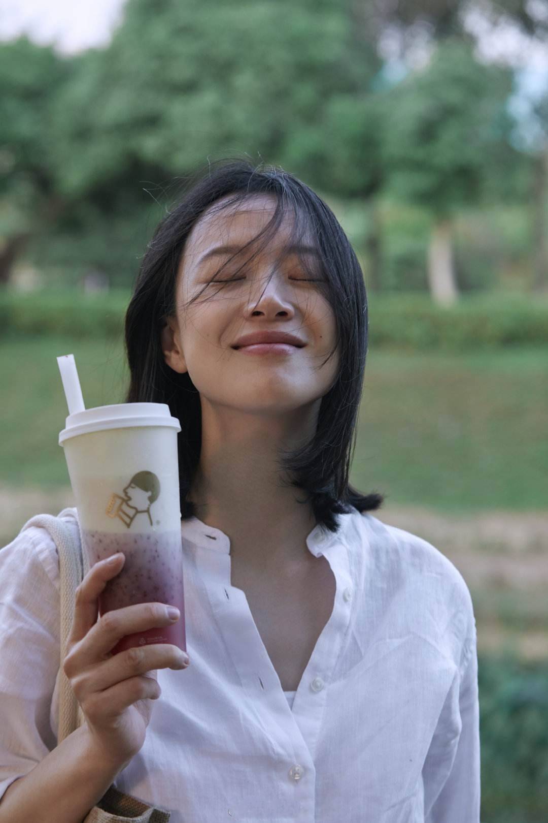 演员李梦:原生家庭的"罪",让她在娱乐圈为自己的行为买单!