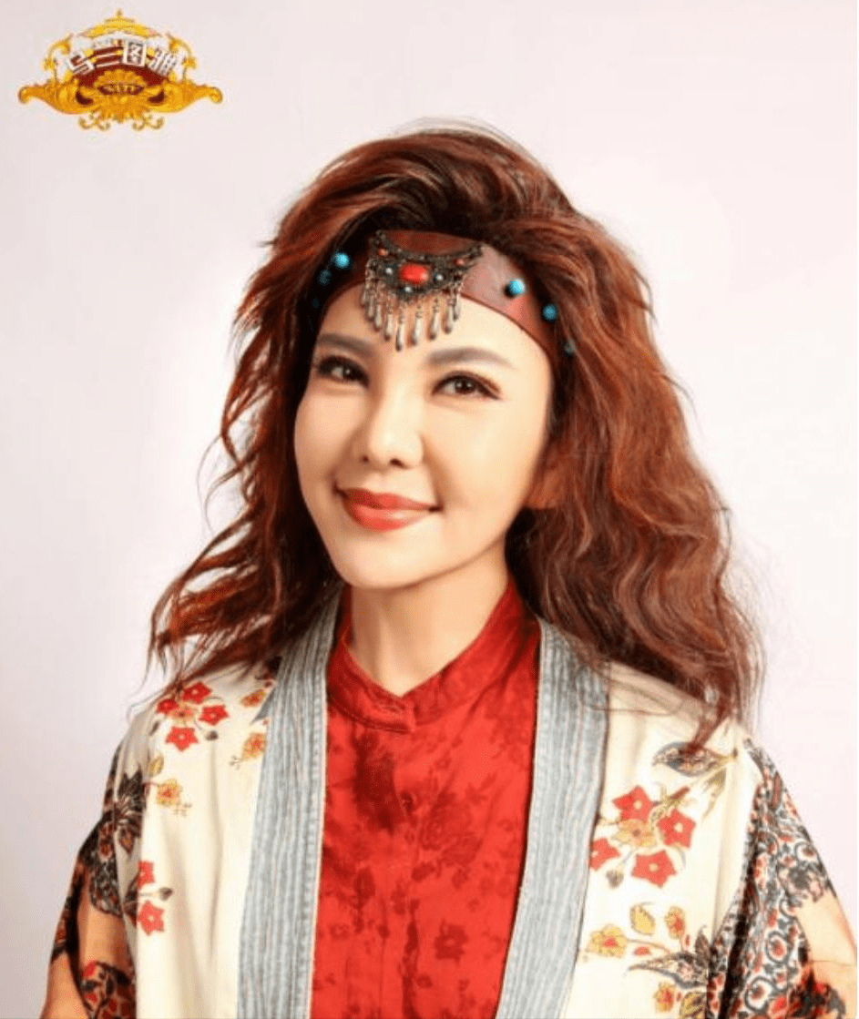 乌兰图雅:将歌声传遍全国却没留住男友,前男友父母看到她就流泪!