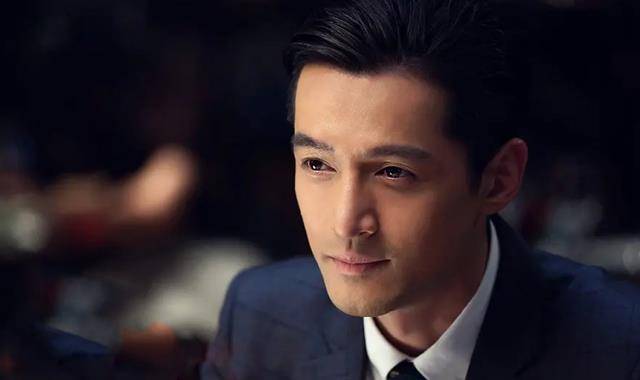 胡歌新剧官宣主演阵容,与3位女神同台飙戏,网友调侃:梅开二度_孔笙