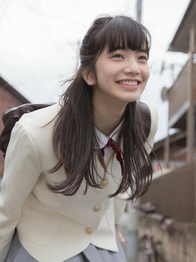 什么是 Jk 看到小松菜奈穿上制服的样子 你就明白了 套装 感觉 款式