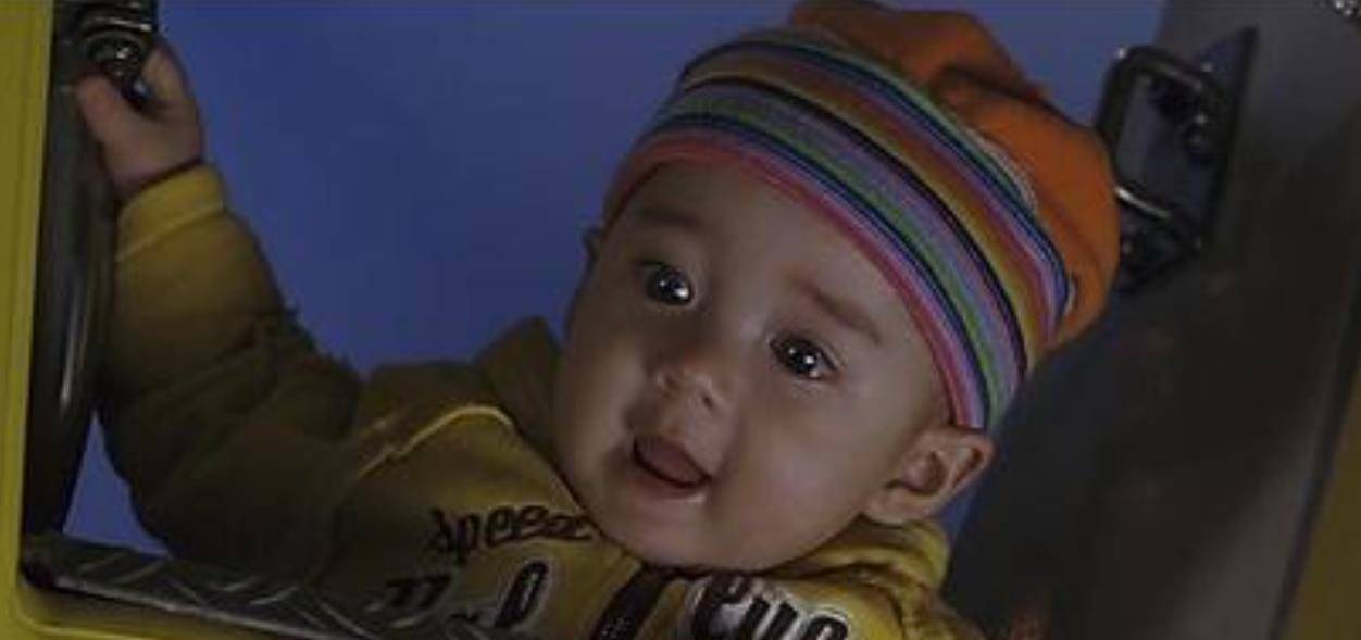 正好他正在为《宝贝计划》选角,于是就邀请了蔡志强父母带他来试镜,**