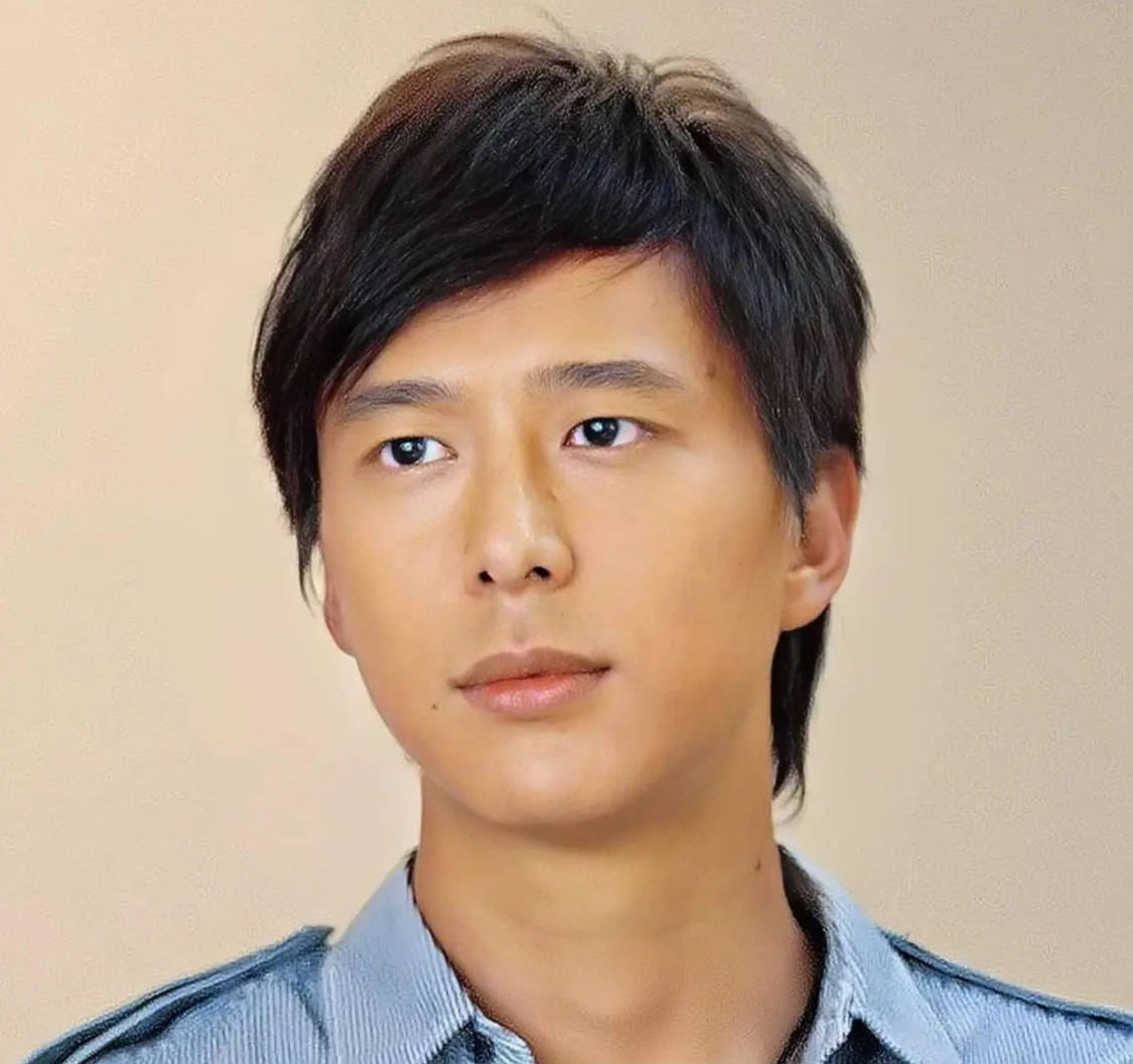 邓健泓自曝和李施嬅热恋时撩拨石永莉,还和龚嘉欣盖世宝传过恋情_香港