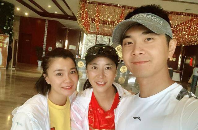 现在的莫慧兰生活的十分的幸福,有一个疼爱她的丈夫,和可爱的孩子