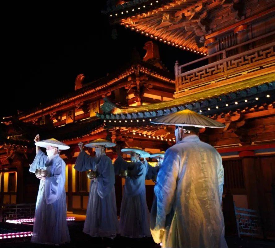 线上课程：文商旅融合-网红目的地商业模式_崖洞_项目_宽窄