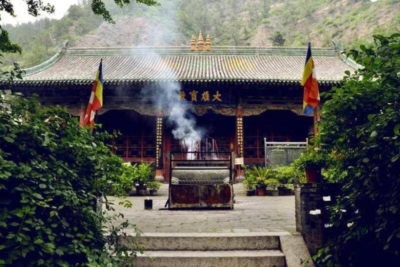吕梁交城61玄中寺_大雄宝殿_石壁_建筑