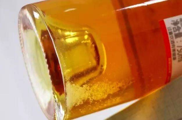 葡萄酒瓶中的沉淀是怎么回事_结晶_酒石酸_酵母