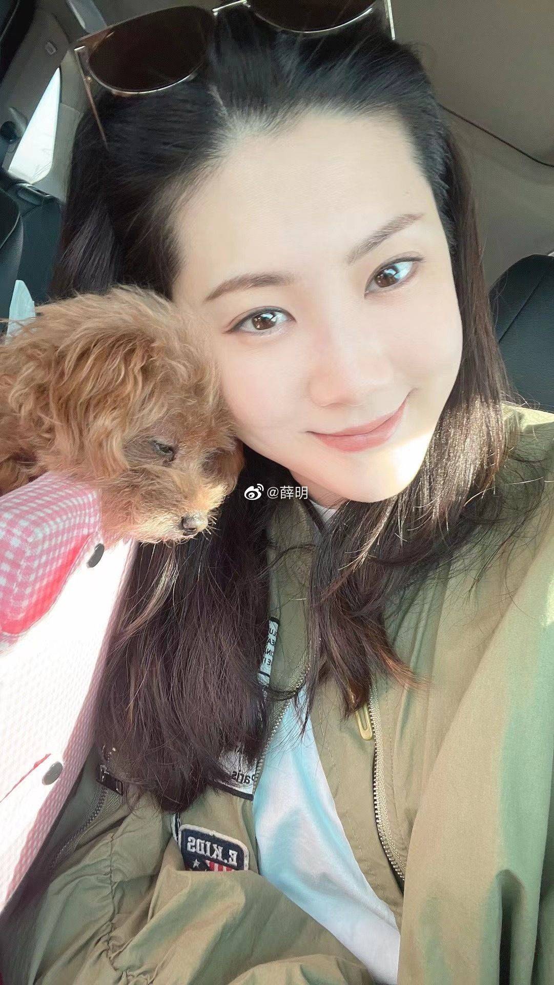 原创薛明近况35岁直播卖货1米92大长腿身材傲人中国女排名宿