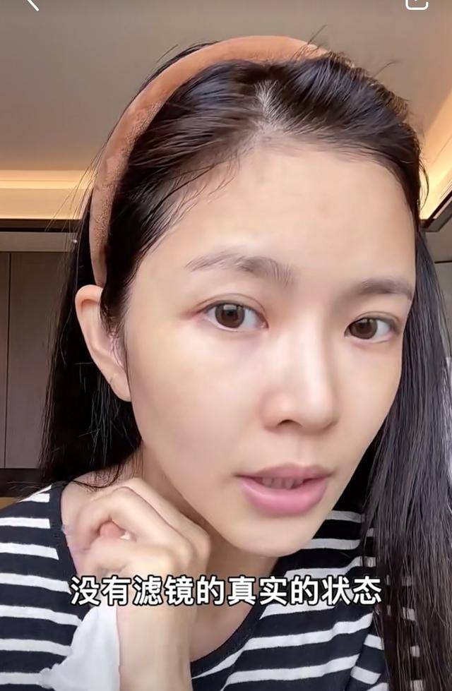 杜淳老婆王灿晒近照,素颜出镜,被指妆前妆后差别大_化妆_李晨_肤色
