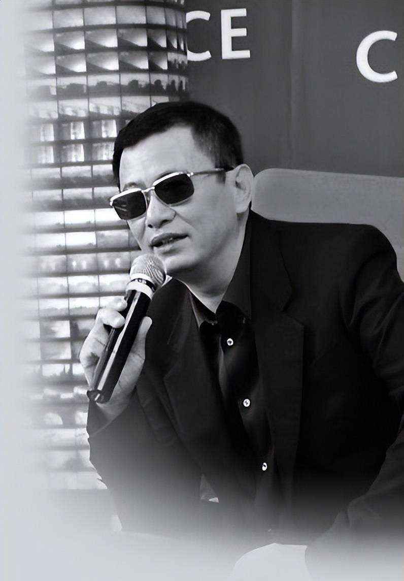 王家卫:一个人的电影_墨镜_香港_观众