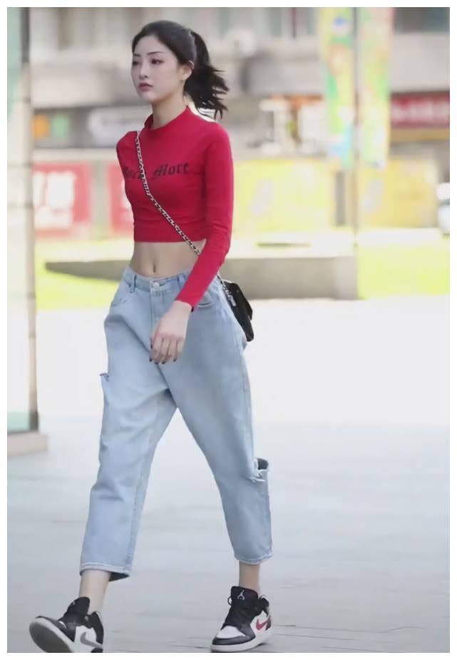 原创其实秀腰装也不是谁都能穿的没有个90斤左右谁敢尝试