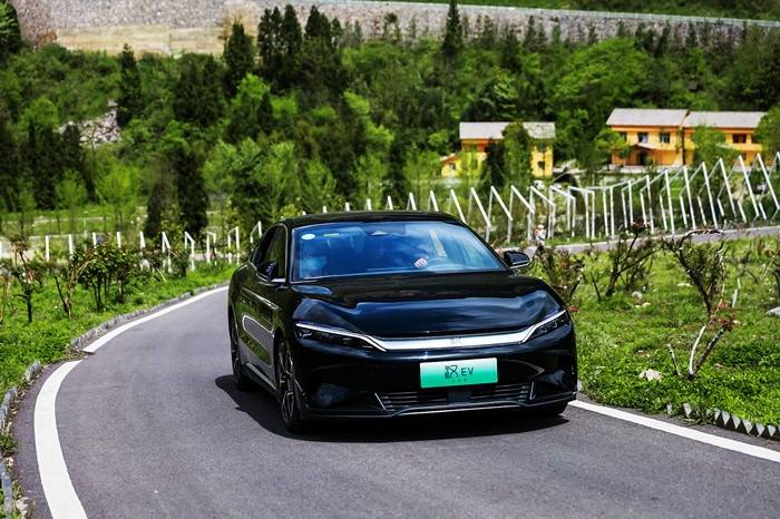 春日驾比亚迪汉ev系列新车邂逅武隆仙女山中国最美公路驭纯电之美