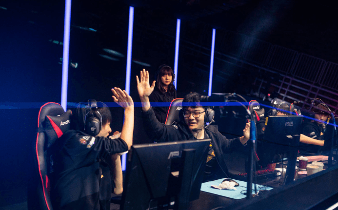 专访betty来rng因为有uzi想实际看他怎么玩游戏