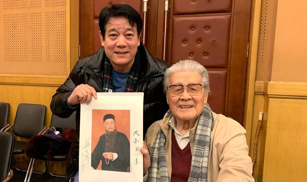 原创参演渴望主演封神榜94岁表演艺术家蓝天野近照曝光